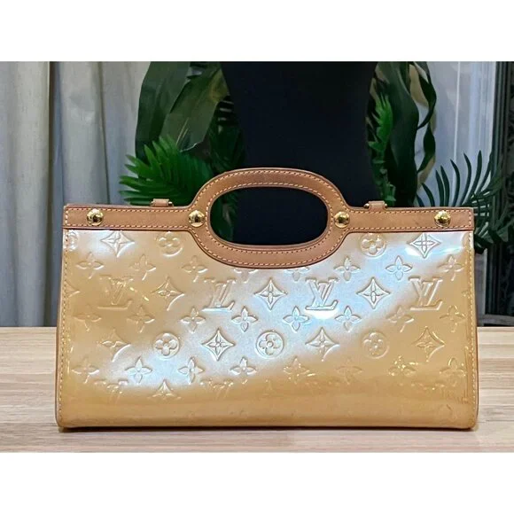 👛  AUTHENTIC LOUIS VUITTON ROXBURY DRIVE YELLOW VERNIS HANDBAG - Picture 4 of 16